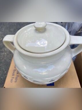 Beautiful Longaberger Classic Blue Cookie Jar